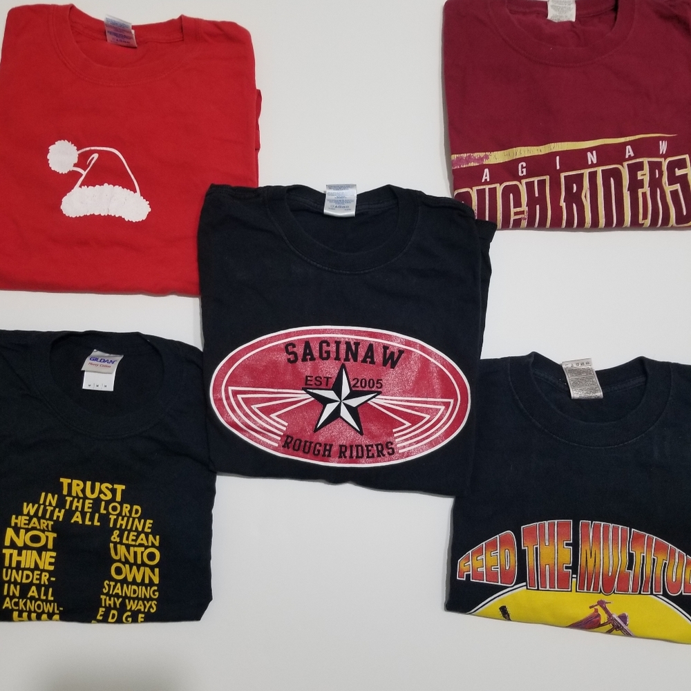 *Sold* Medium tshirt bundle